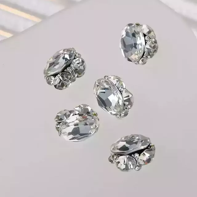 Kynsitimantti Transparent 11 x 13mm 2 kpl