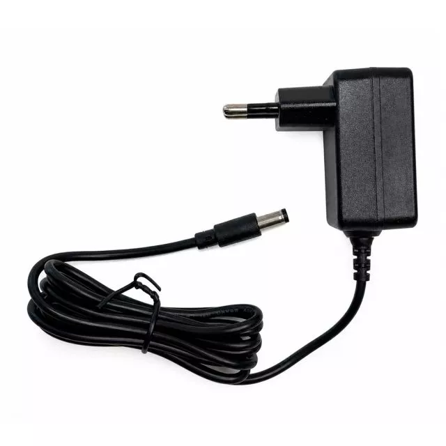 Virtalähde 5VDC, 2A, 10W